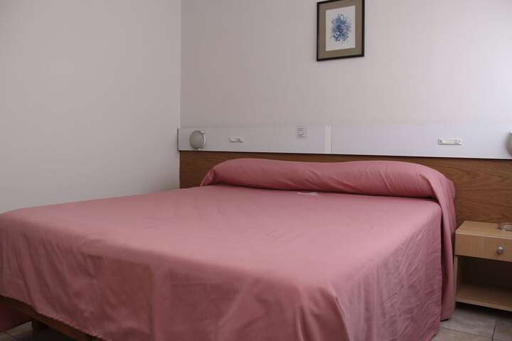 Room 8 of 40