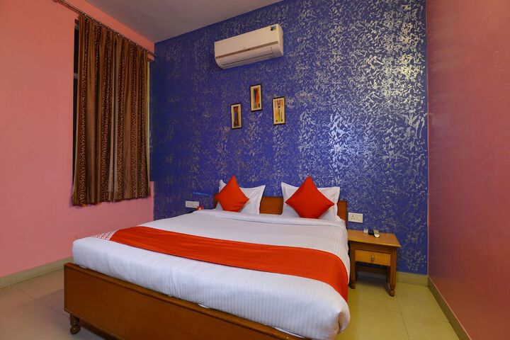 Room 12 of 24