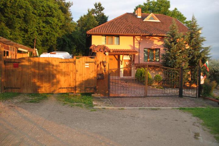 Property image 3