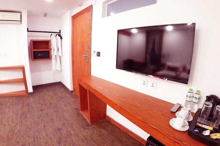 Room 9 of 37