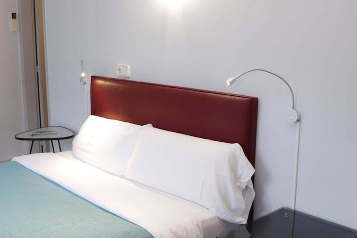 Room 6 of 63