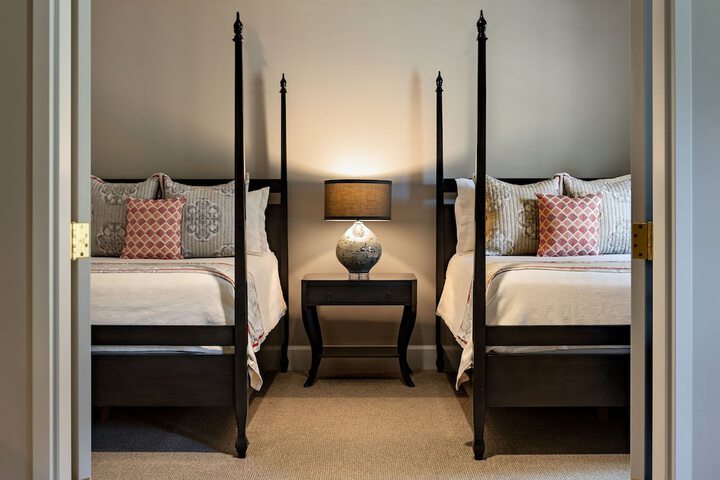 Classic 2 Queen Beds (7 of 7)