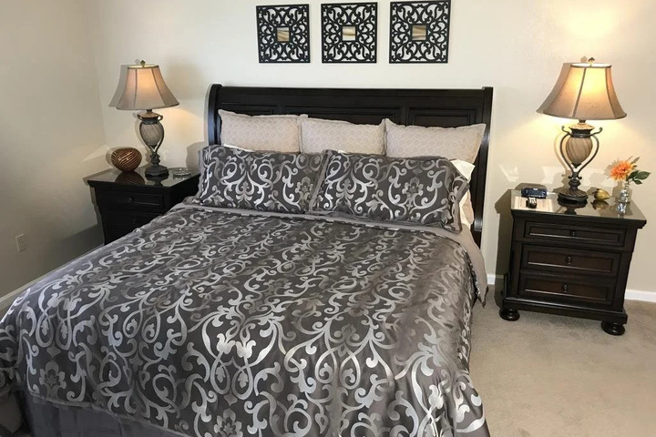 Room 6 of 18