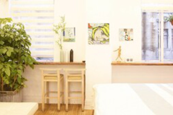 Room 18 of 37