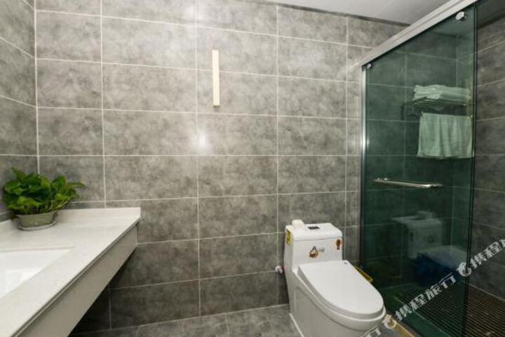 Hongxin Business Hotel