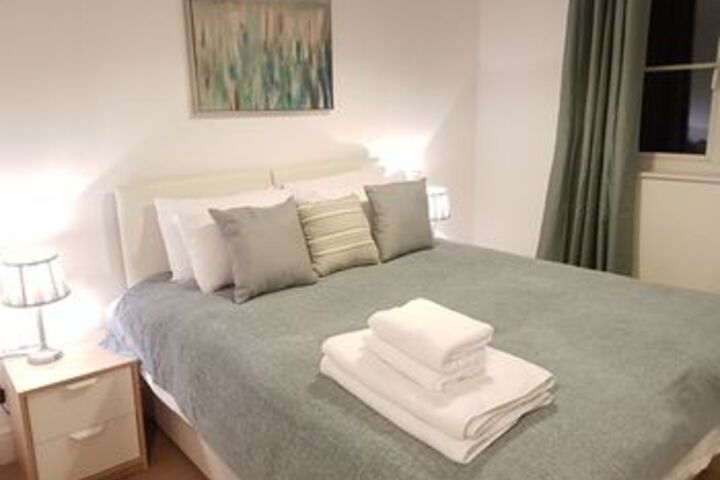 Room 9 of 14