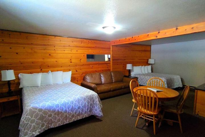 Room 12 of 25