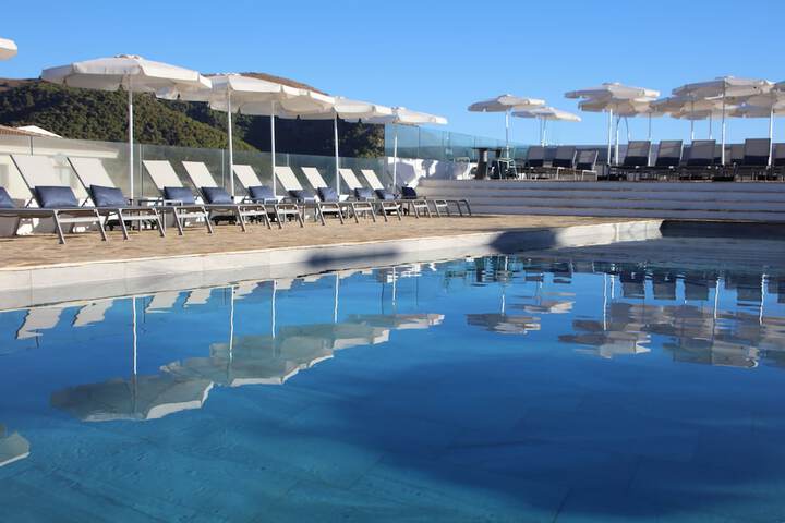Hotel Pool