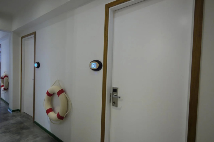 Room 10 of 11