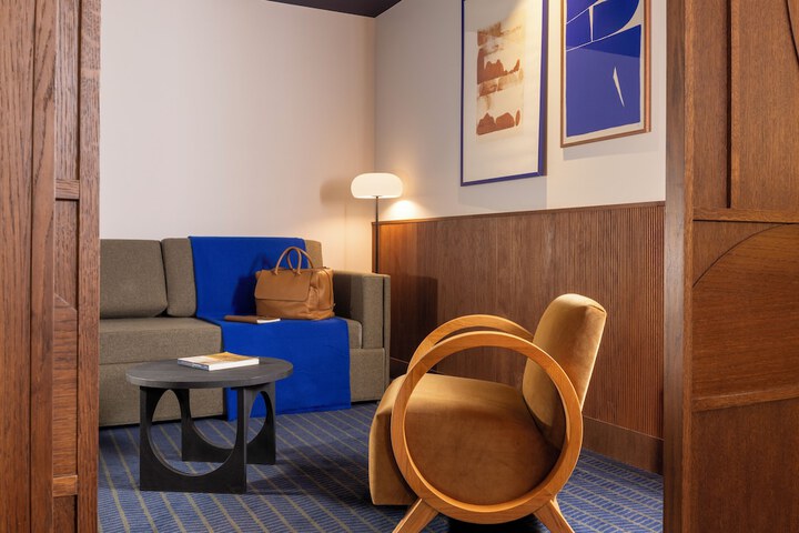 Room 36 of 77