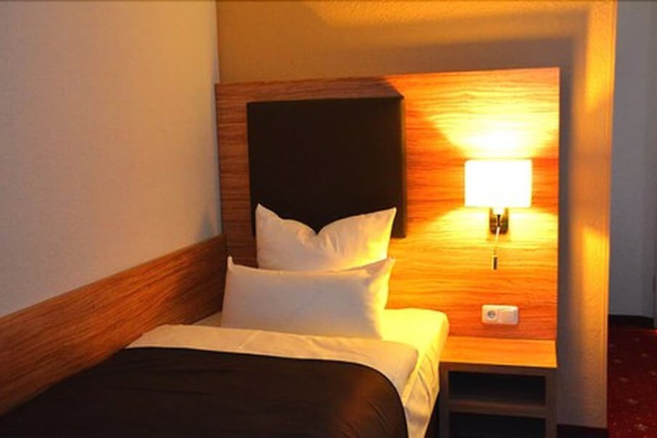 Room 5 of 20