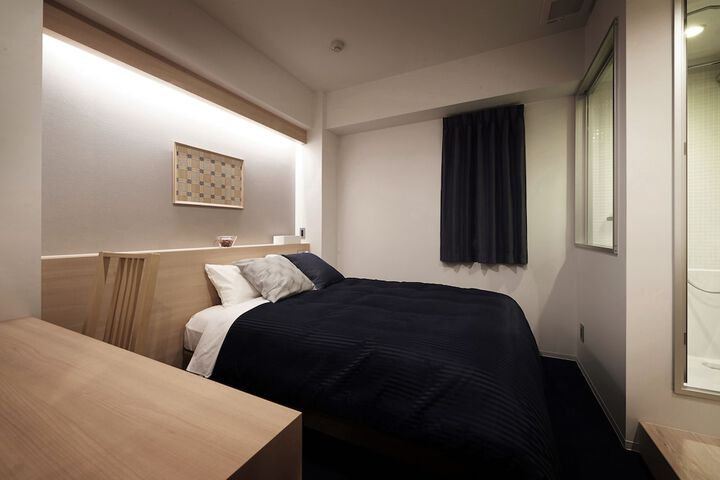 Room 10 of 33