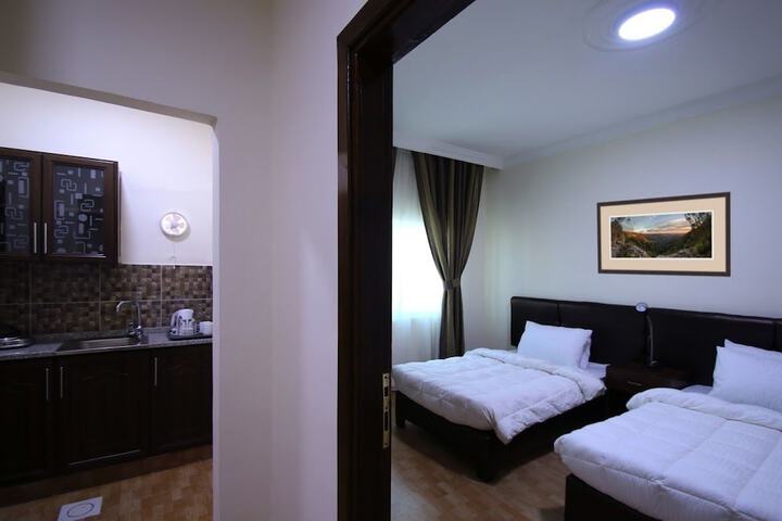 Room 27 of 48