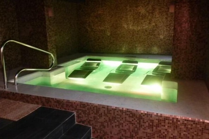 Hotel with Pool