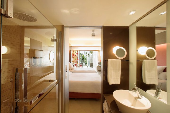 Room 57 of 161