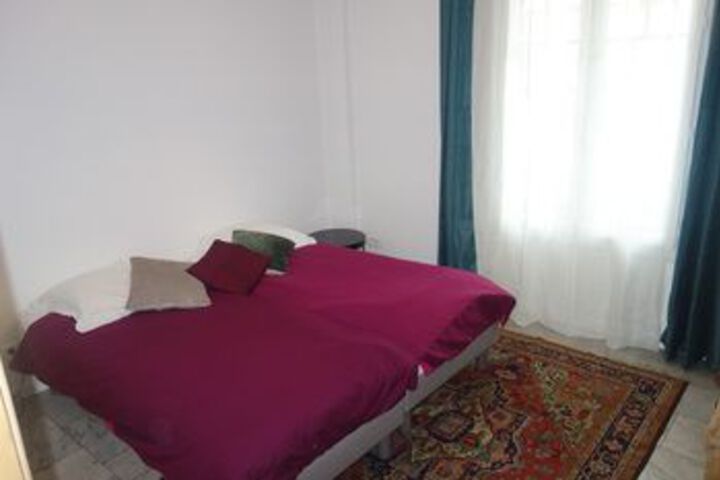 Room 7 of 18