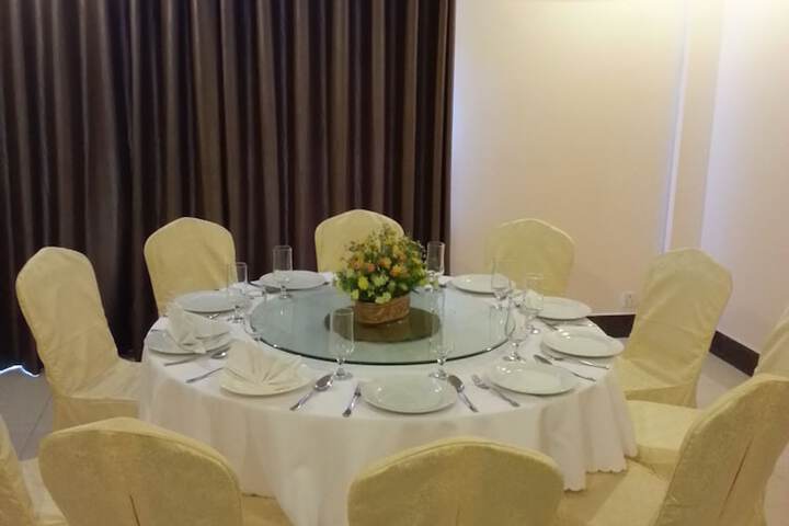 Ballroom/Hall 38 of 67