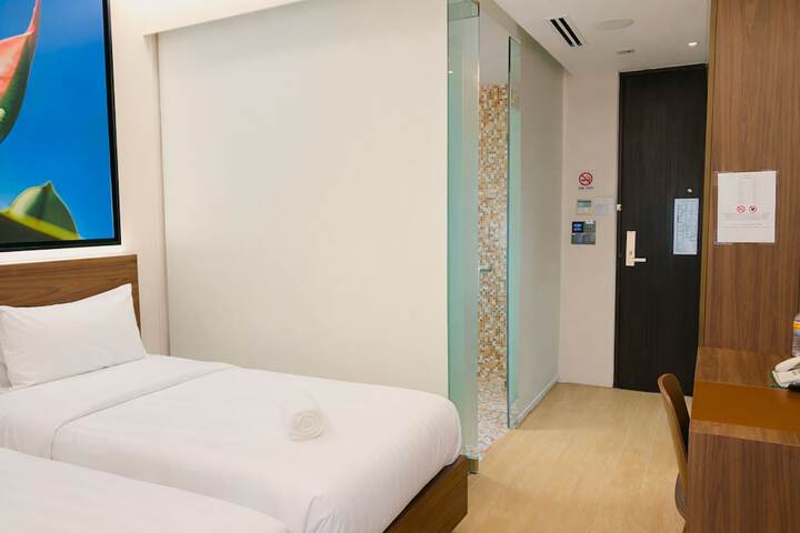 Room 42 of 74