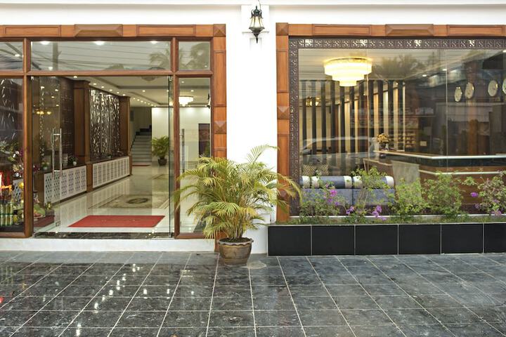 Exterior of Vang Vieng Freedom Star Hotel