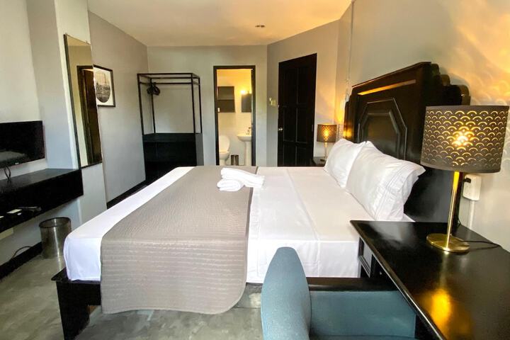 Room 18 of 32