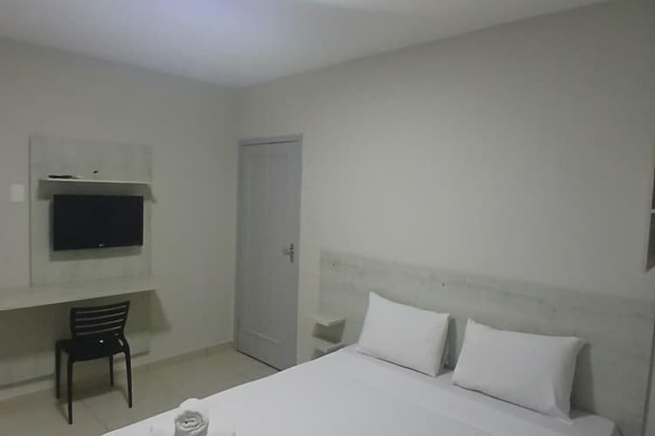Room 6 of 16