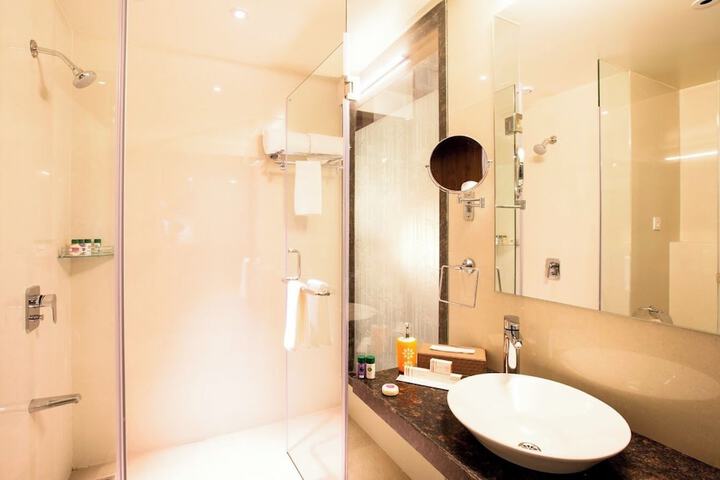 Room 10 of 21