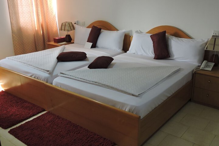 Room 9 of 47