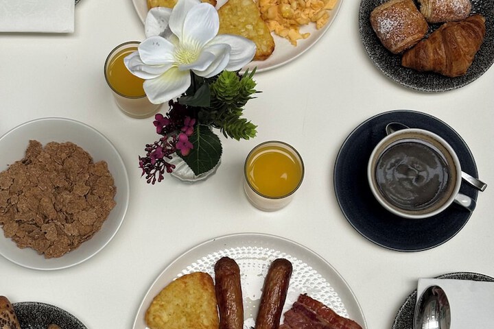 Breakfast/Coffee Service 93 of 112