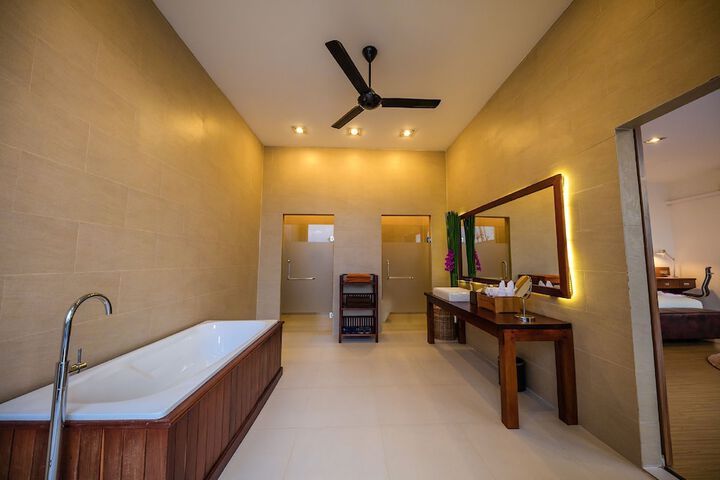 Room 27 of 40