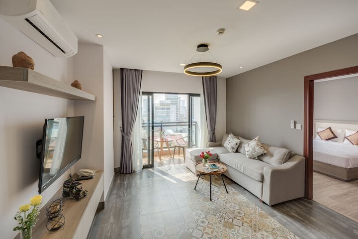 Room 33 of 163
