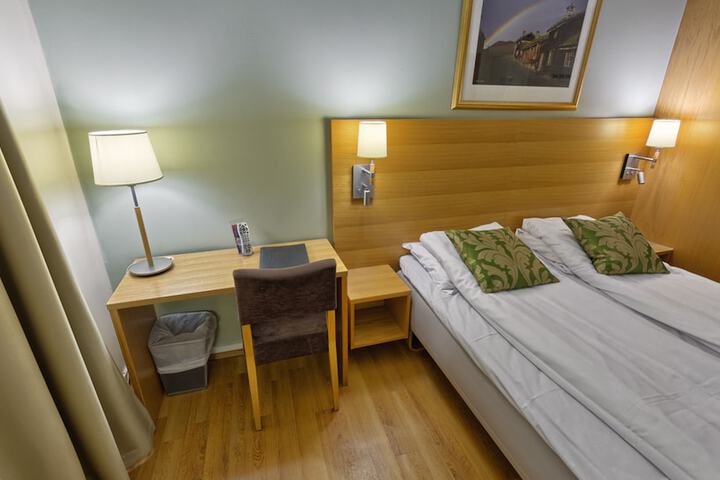 Room 15 of 46