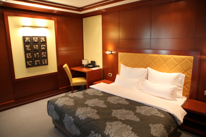 Room 15 of 62