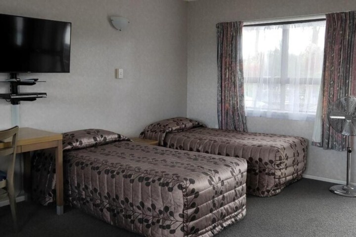 Room 13 of 34
