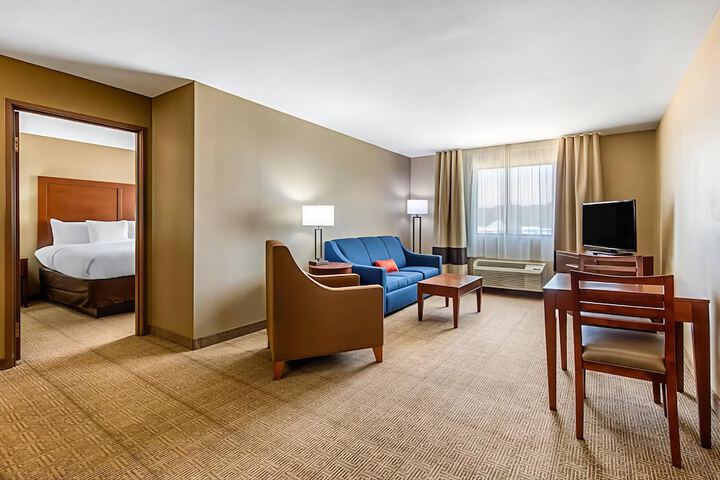 Room 9 of 18