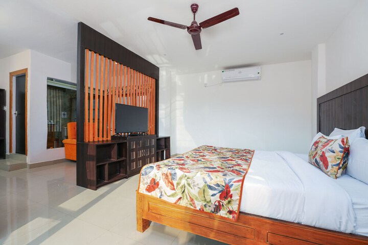 Room 33 of 64