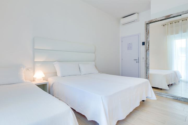 Room 20 of 66