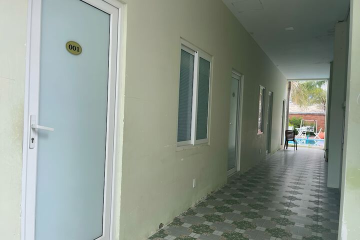 Room 16 of 46