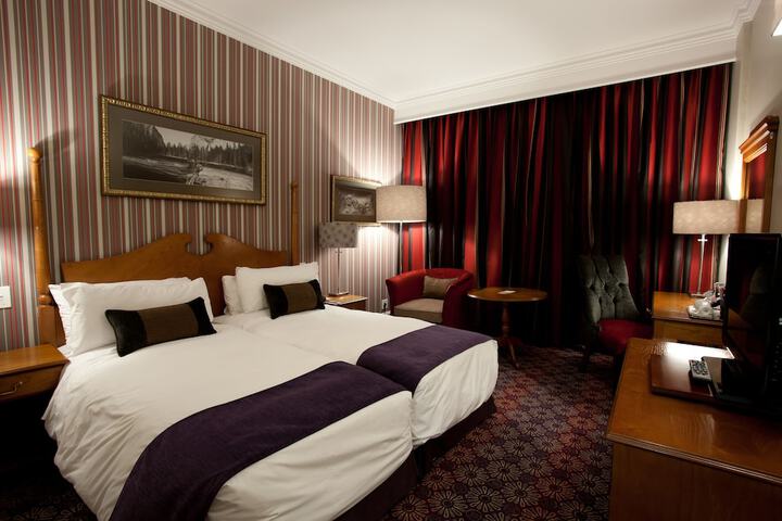 Room 4 of 46