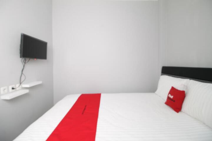 Room 2 of 5