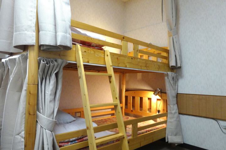 Room 8 of 24