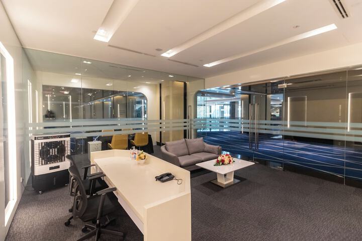 Business Center 44 of 52