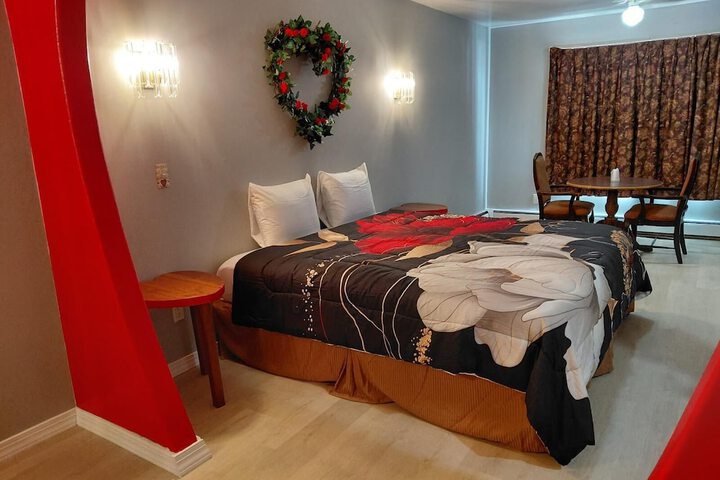 Room 7 of 32