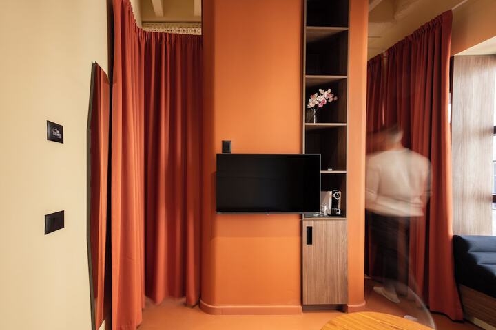 Room 76 of 133