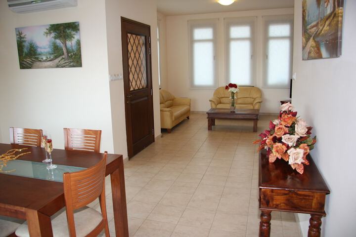 Room 10 of 17