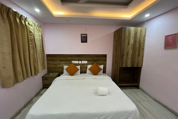 Room 6 of 38