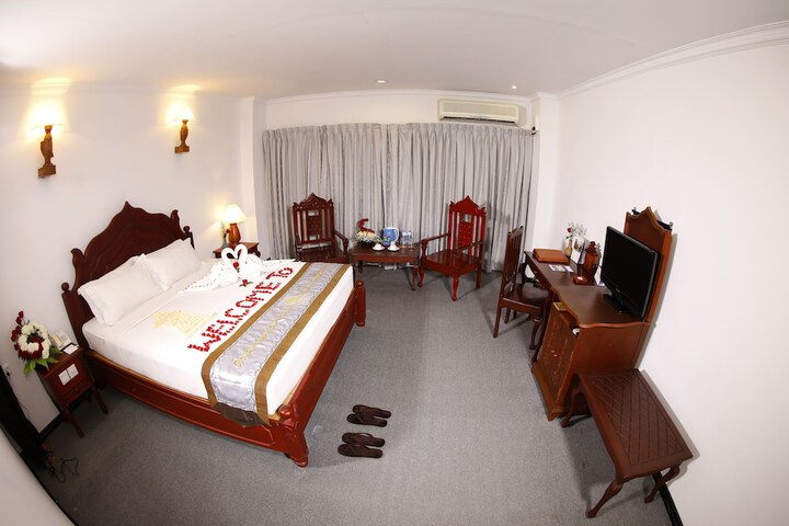 Room 14 of 63