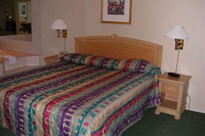 Room 11 of 14