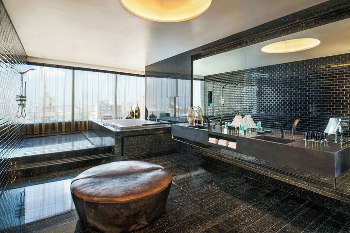 Room 72 of 171