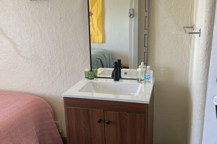 Room 43 of 99