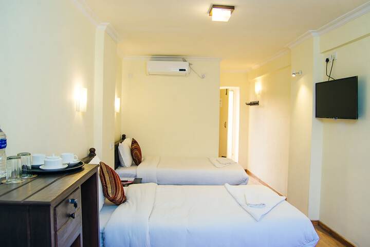 Room 10 of 36